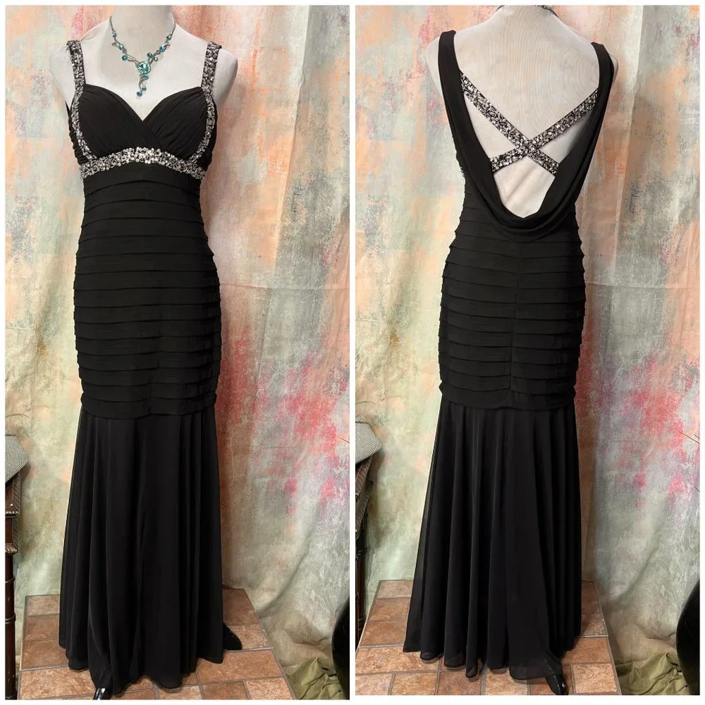 πBetsy & Adam Look at the backside.....Great looking Prom - Ball - Formal Dress - Picture 1 of 16